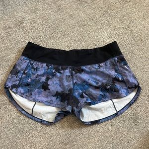 Lululemon Speed up shorts 2.5” | size 6 | blue, purple, & black pattern